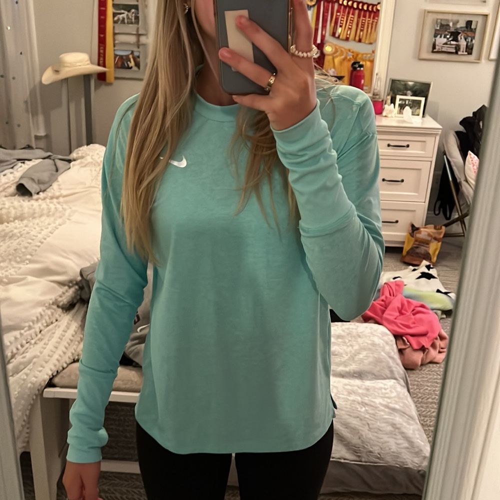 Nike long sleeve shirt